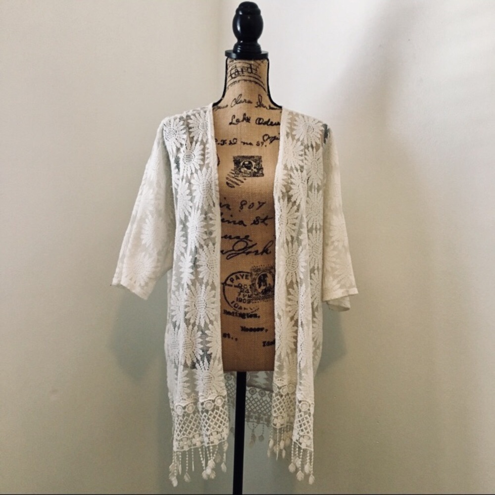 BOGO SALE💕 Women’s Lace Floral Kimono